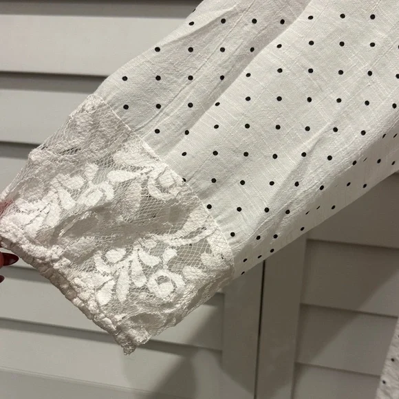 Emily Daniels Pre Owned Polka Dots Elegant Blouse with lace detail. - Picture 3 of 7